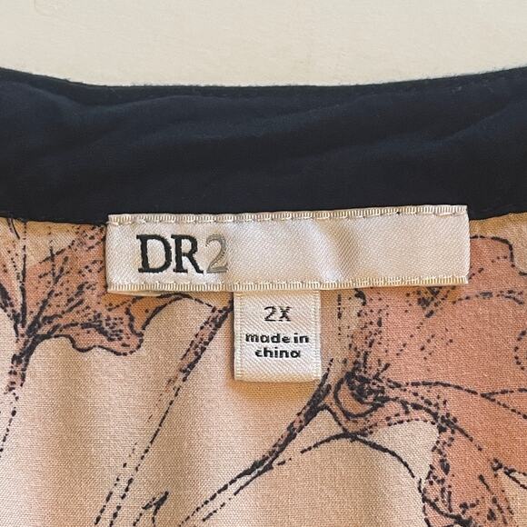 DR2 Floral Top Womens Size 2X Blush Peach & Black Relaxed Pullover Blouse - Picture 6 of 10